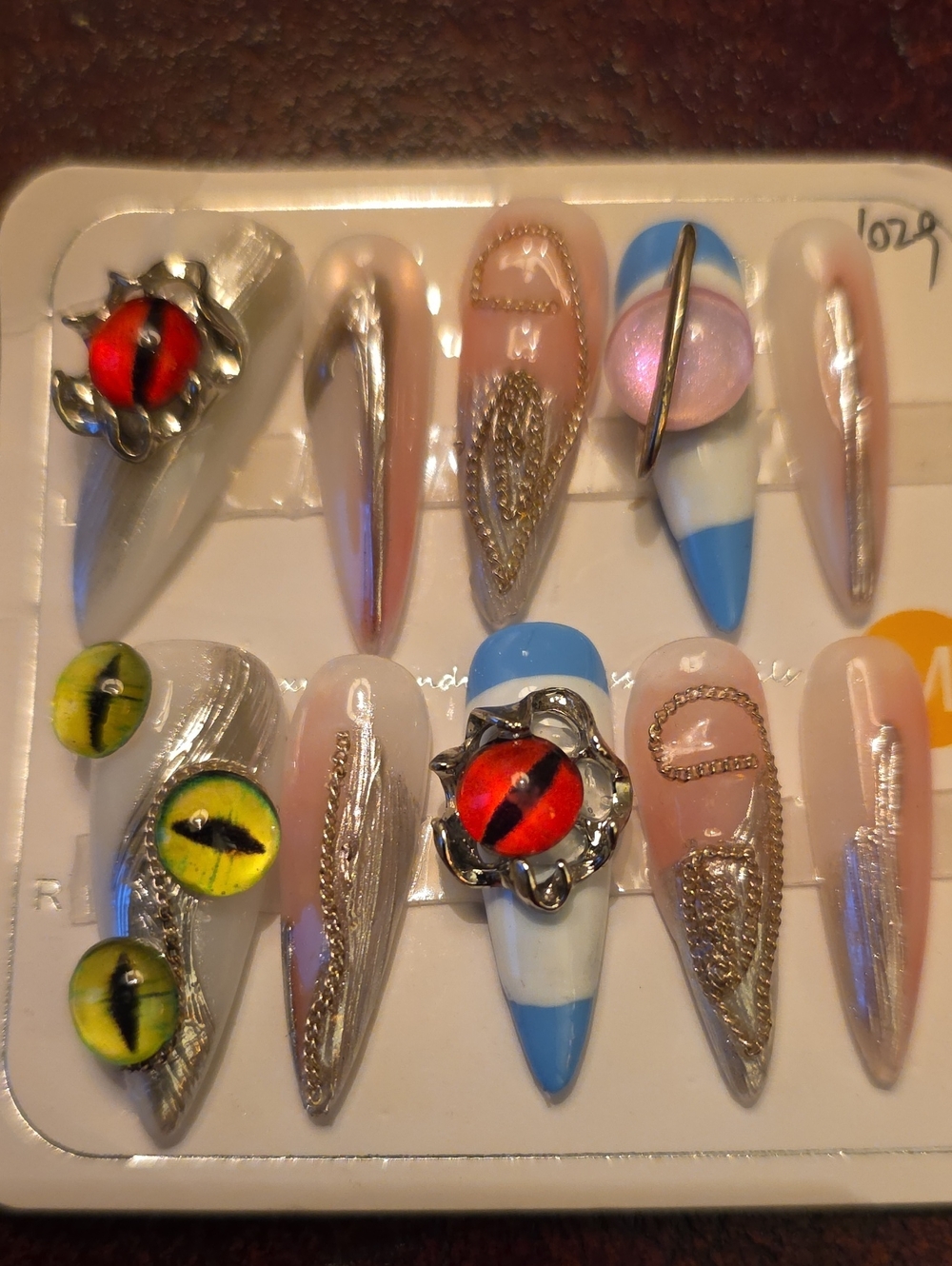 Press-On Nail Set Planets Eyes